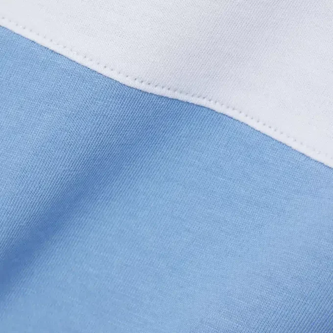 Bawełniany T-shirt z kontrastowymi wstawkami