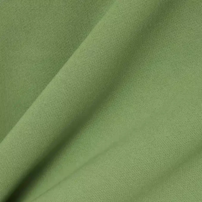 Bluza z wysokim kołnierzem i zamkiem błyskawicznym Bluza z wysokim kołnierzem i zamkiem błyskawicznym