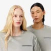 Błyszczący T-shirt z wyściółką z kolekcji Runway