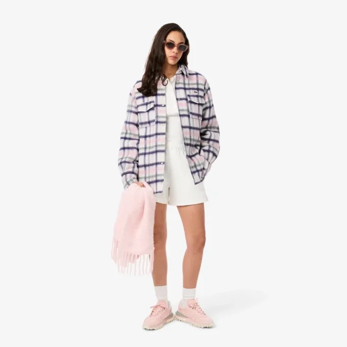Damską oversize’ową pikowaną wełnianą koszulę Damską oversize’ową pikowaną wełnianą koszulę