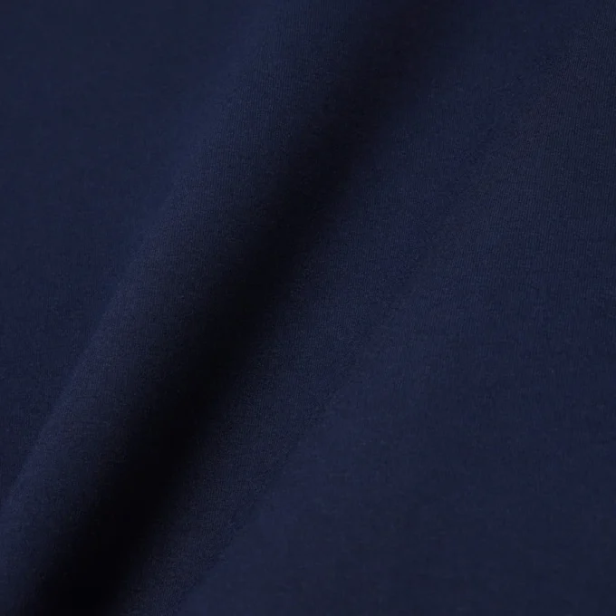 Damski T-shirt z dzianiny z kontrastowymi wykończeniami