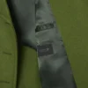Długi płaszcz z wełny slubowej z pokazu mody Długi płaszcz z wełny slubowej z pokazu mody