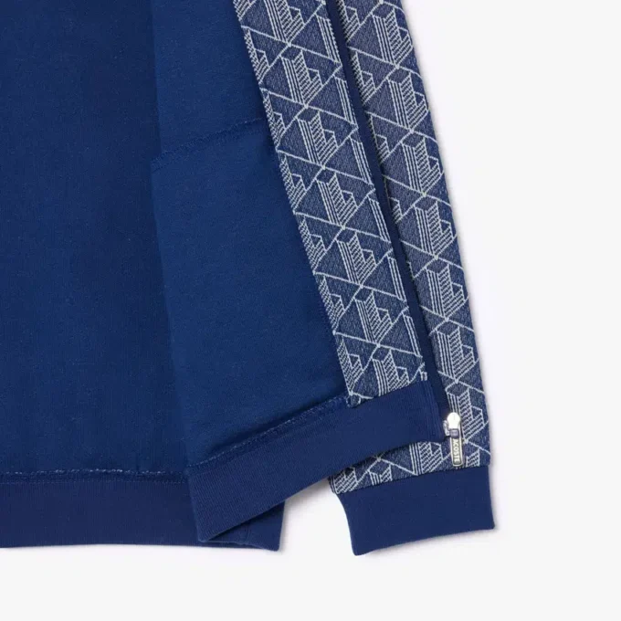Dziecięca bluza z wysokim kołnierzem i zamkiem błyskawicznym z monogramem Paris Dziecięca bluza z wysokim kołnierzem i zamkiem błyskawicznym z monogramem Paris