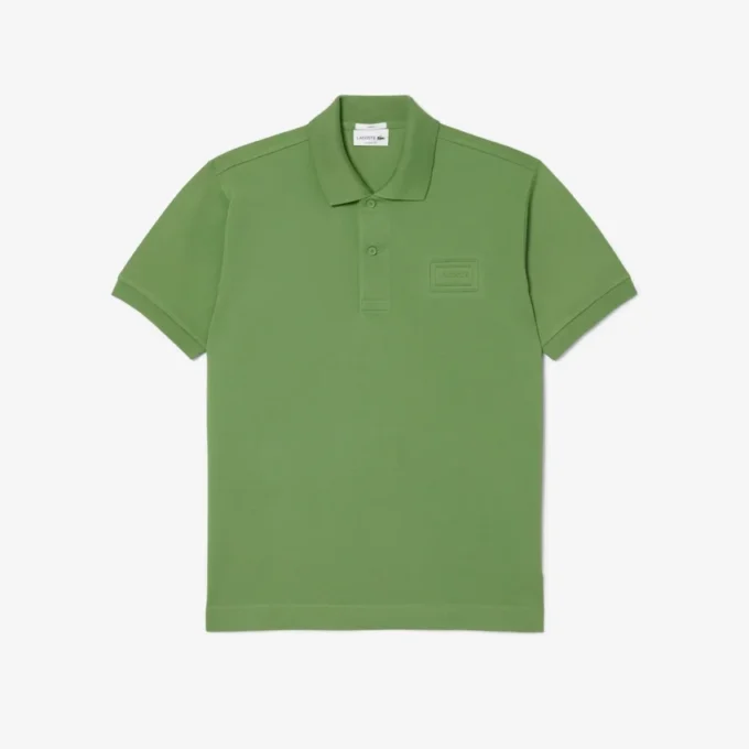 Klasyczny krój z wytłoczonym logo na koszulce Polo