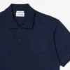 Klasyczny krój z wytłoczonym logo na koszulce Polo