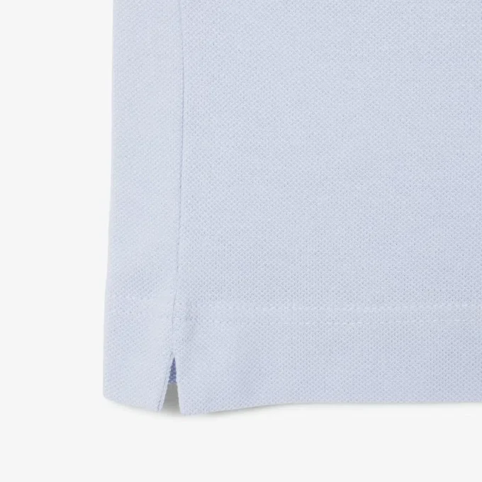 Klasyczny krój z wytłoczonym logo na koszulce Polo
