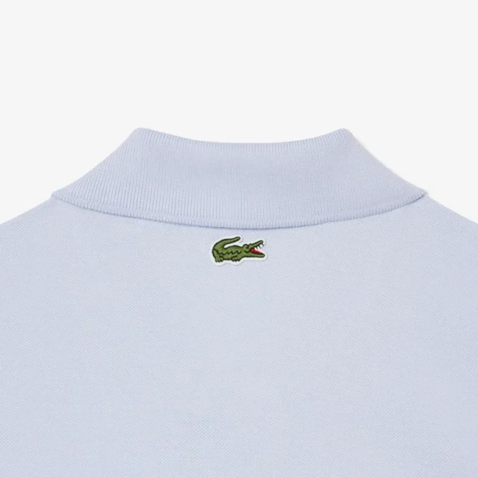 Klasyczny krój z wytłoczonym logo na koszulce Polo