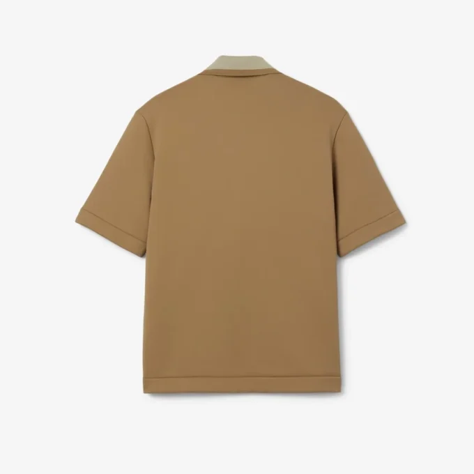 Koszulka Polo oversize z satyny z naszywką z wybiegu Koszulka Polo oversize z satyny z naszywką z wybiegu
