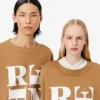 Satynowy T-shirt z nadrukiem z kolekcji Runway Satynowy T-shirt z nadrukiem z kolekcji Runway