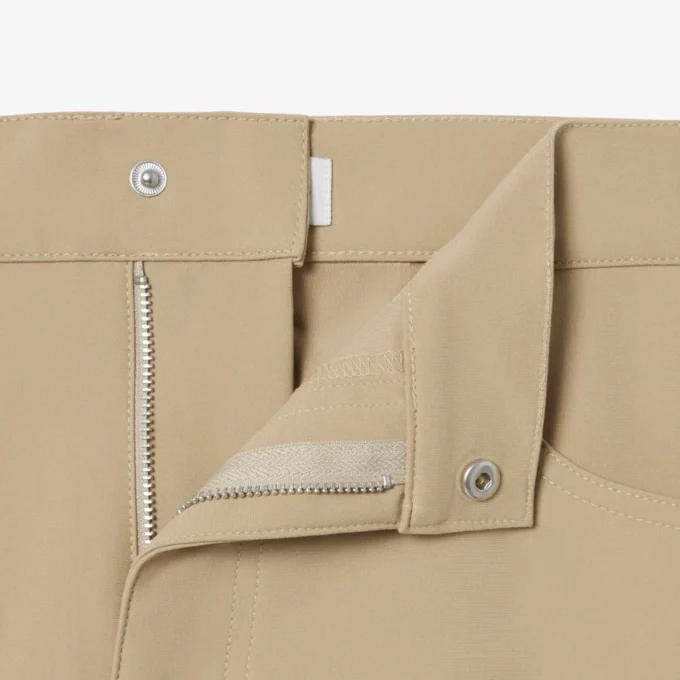 Spodnie chino slim fit z elastycznego materiału Spodnie chino slim fit z elastycznego materiału