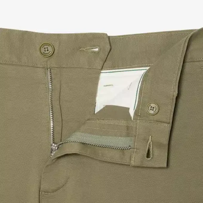 Spodnie chino z elastycznego twillu o dopasowanym kroju Spodnie chino z elastycznego twillu o dopasowanym kroju