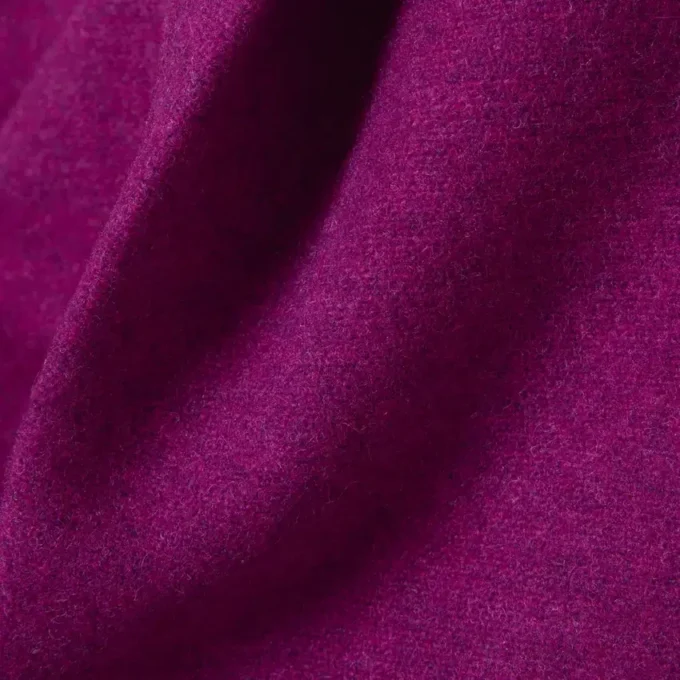 Spodnie z wełny slubowej o szerokim kroju z kolekcji Runway