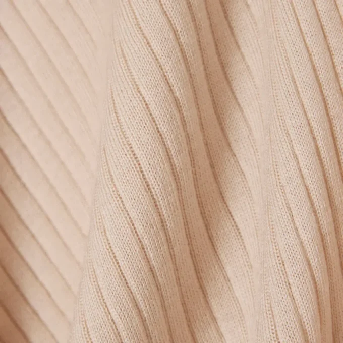 Sweter bez rękawów z dzianiny 3D z wełny merynosowej Sweter bez rękawów z dzianiny 3D z wełny merynosowej