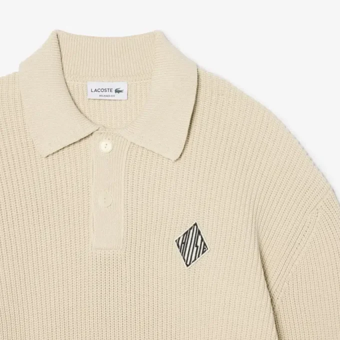 Sweter z kołnierzem koszulki Polo z prążkowanym wykończeniem w kolorze perłowym
