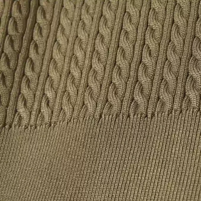 Sweter z kołnierzem Polo z dzianiny typu cable z kolekcji Runway