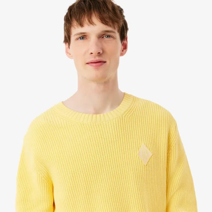 Sweter z naszywką z dzianiny ściągaczowej w kolorze perłowym