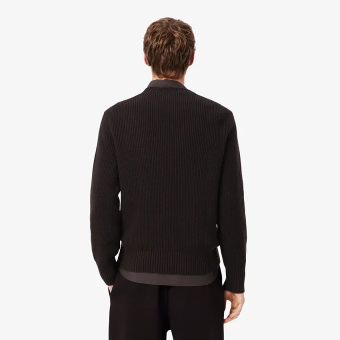 Sweter z naszywką z dzianiny w prążki