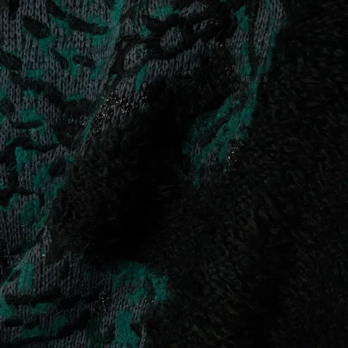 Sweter z wzorem krokodyla w stylu z wybiegu