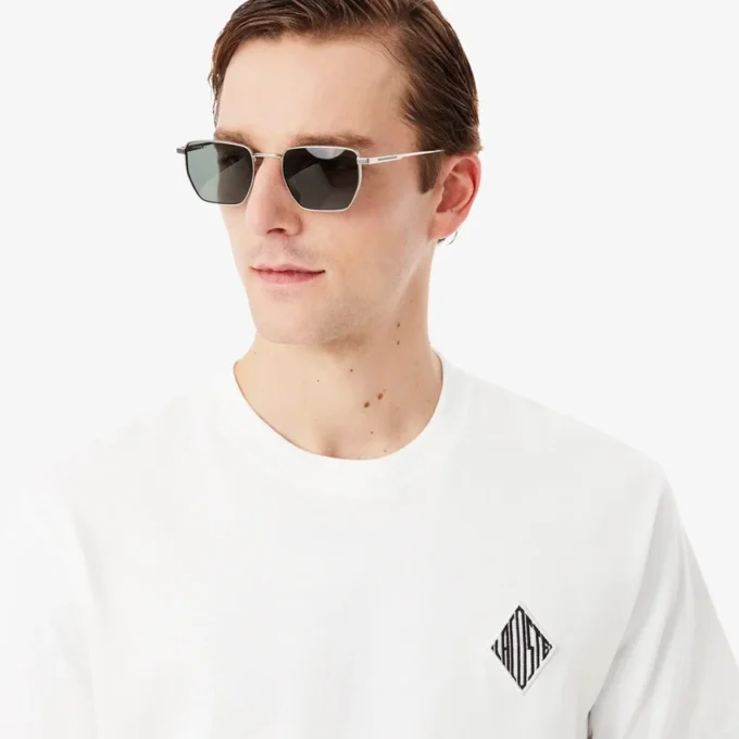 T-shirt o klasycznym kroju z dużą naszywką T-shirt o klasycznym kroju z dużą naszywką