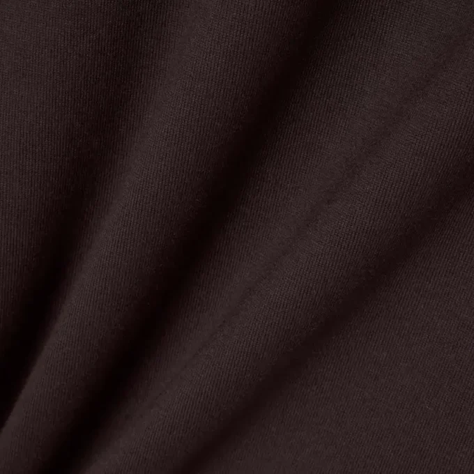 T-shirt o klasycznym kroju z dużą naszywką T-shirt o klasycznym kroju z dużą naszywką